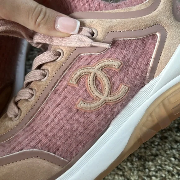 Chanel Pink Interlocking CC Logo Sneakers size 36.5. - Picture 5 of 11
